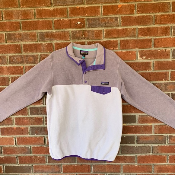 Patagonia Tops - Patagonia pullover in shades of purple